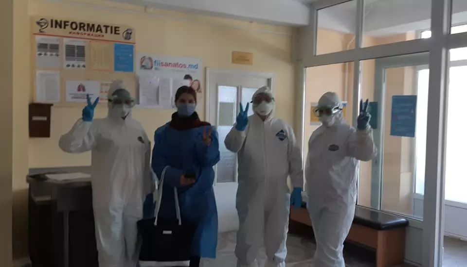 Prima pacientă tratată si externată din Spitalul Clinic al Ministerului Sănătății, Muncii și Protecției Sociale după 2 teste negative Covid19! Îi dorim multa sănătate!!!